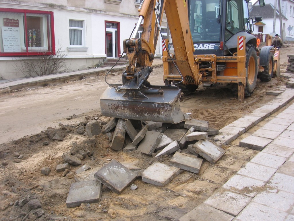 Šaligatvio ardymas Bažnyčios gatvėje