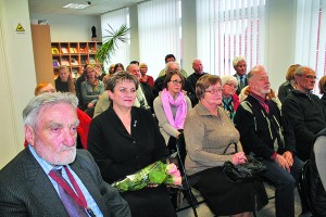Susirinkusiųjų į knygos pristatymą būrį papildė LR Seimo narė ir viena iš knygos rėmėjų Dangutė Mikutienė