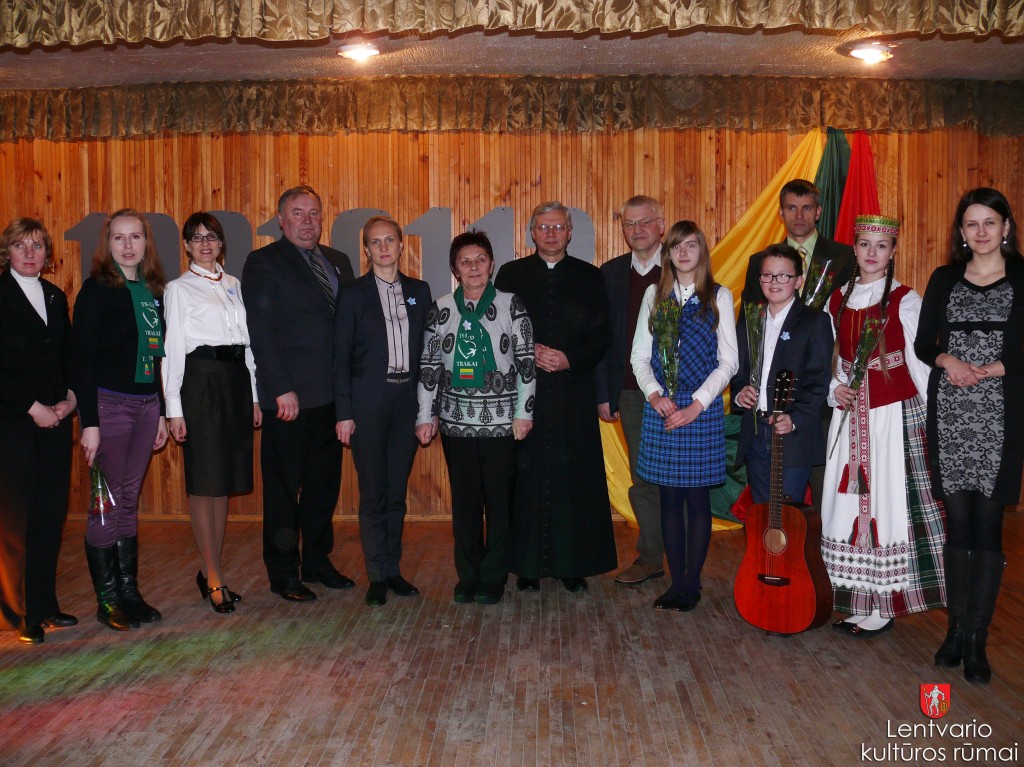 Trakų r. sav. merė Edita Rudelienė (centre) dalyvavo Laisvės gynėjų dienai skirtame renginyje