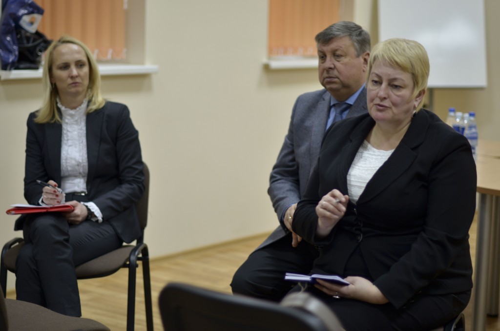 Aktualias problemas su Aukštadvario gyventojais aptarė (iš kairės): Trakų rajono savivaldybės merė E. Rudelienė, savivaldybės administracijos direktorius J. Liesys, savivaldybės merės pavaduotoja M. Puč.  